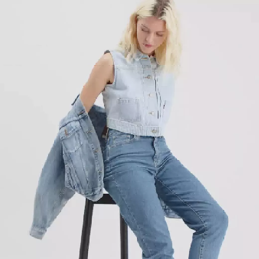 Levi's High-Raise Mom Jeans New
