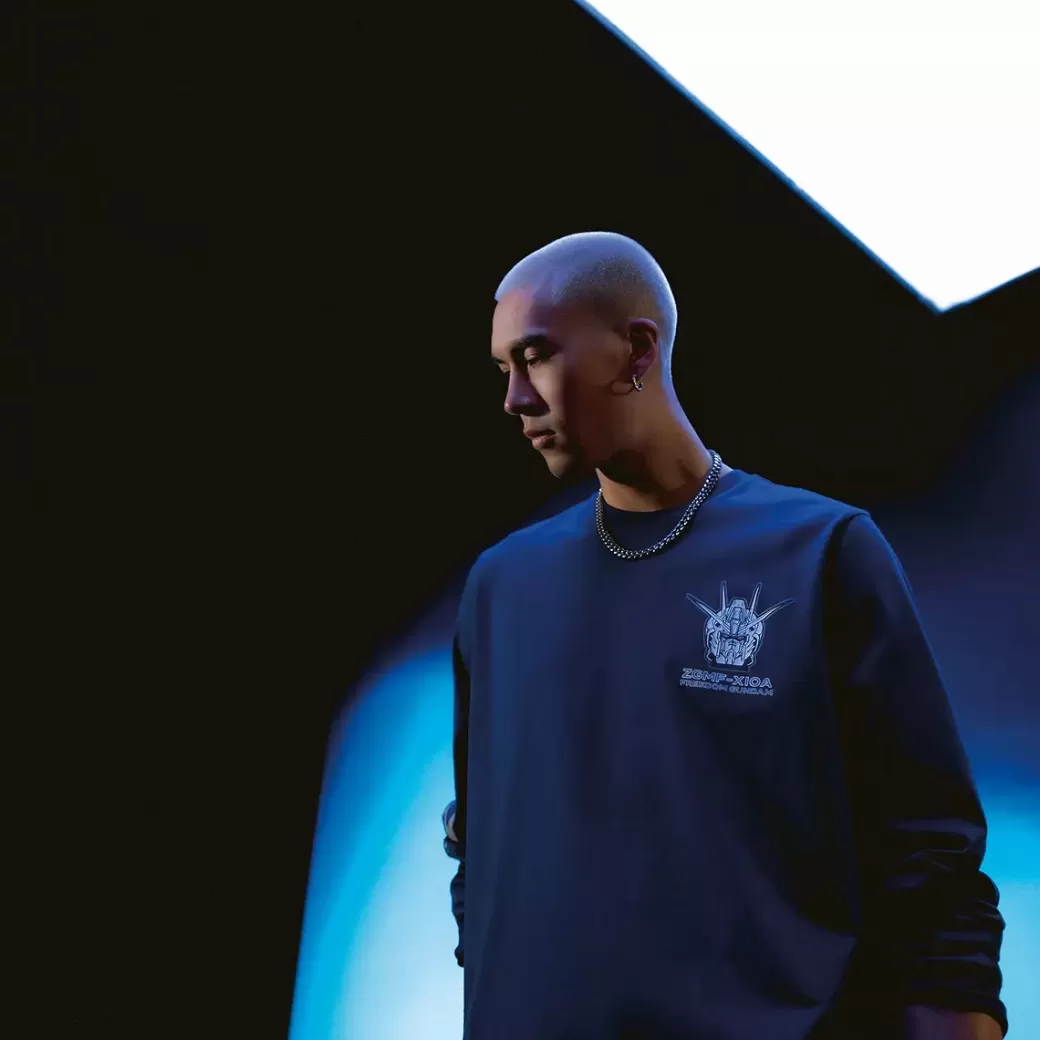 Levi's ® X Gundam Seed Long-Sleeve Tee Hot
